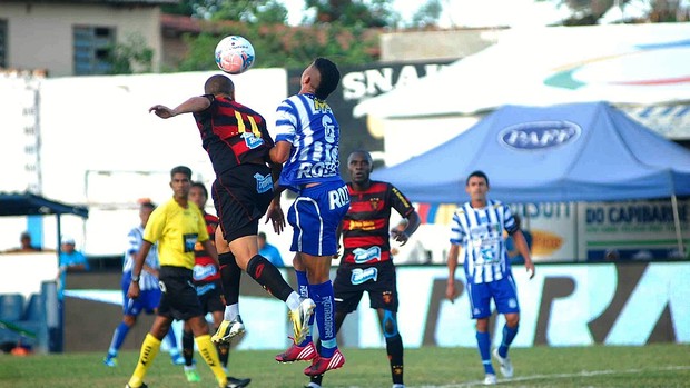 ypiranga x sport (Foto: Antônio Carneiro / Pernambuco Press)