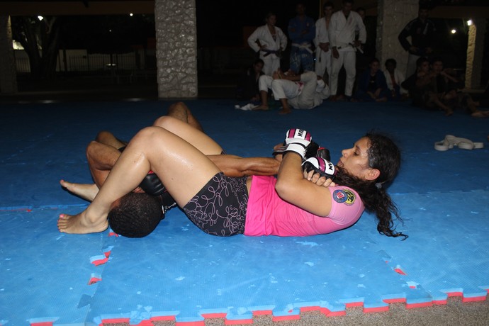 Mirelle Oliveira - MMA Feminino (Foto: Emanuele Madeira/GLOBOESPORTE.COM) Mirelle Oliveira - MMA Feminino (Foto: Emanuele Madeira/GLOBOESPORTE.COM)