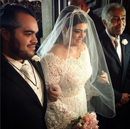 Vestido de noiva de Preta Gil tem 50 mil pérolas e renda chantilly francesa (Foto: Reprodução do Instagram) Vestido de noiva de Preta Gil tem 50 mil pérolas e renda chantilly francesa (Foto: Reprodução do Instagram)