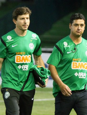 Tcheco e Marquinhos Santos na estreia da nova comissão técnica do Coritba (Foto: Divulgação / Site oficial do Coritiba)