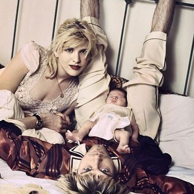 Courtney Love, em foto postada em seu Instagram, homenageia Kurt Cobain: 'Meu maior amor e nossa preciosa Frances #saudade #memórias' (Foto: Reprodução/Instagram/courtneylove)