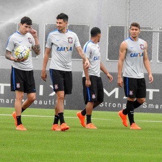 À espera de definição, Rildo volta a treinar com bola no Corinthians