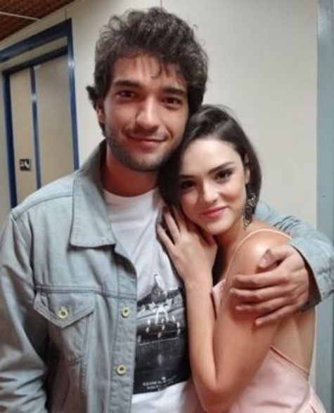 Fabinho (Humberto Carrão) e Giane (Isabelle Drummond) (Foto: TV Globo)