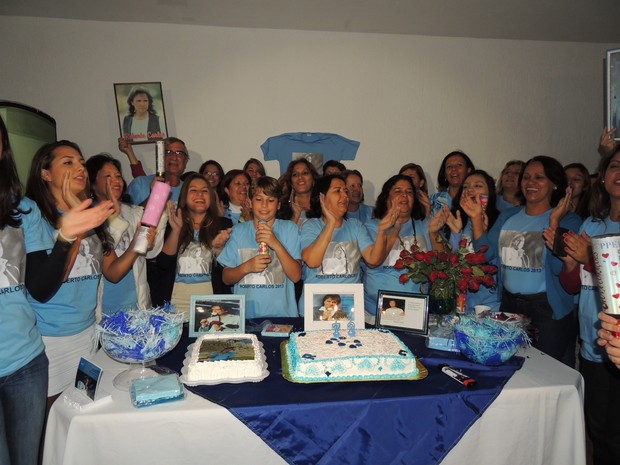 Está é 26ª vez que a professora organiza a festa para o cantor (Foto: Carolina Paes/G1)