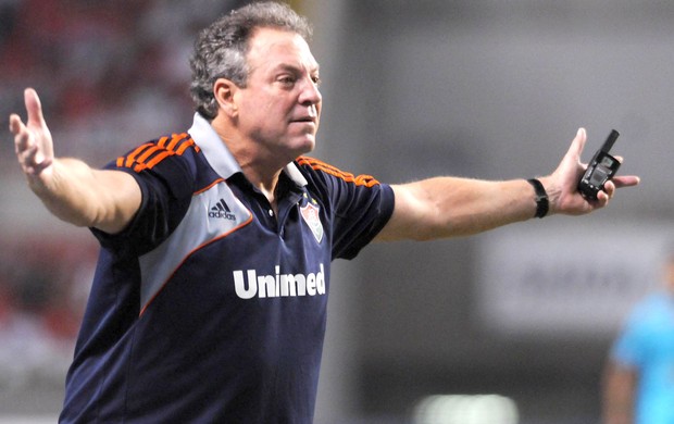 Abel Braga, Fluminense e Santos (Foto: Dhavid Normando / Photocamera)