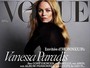 Vanessa Paradis deixa bumbum à mostra em revista de moda