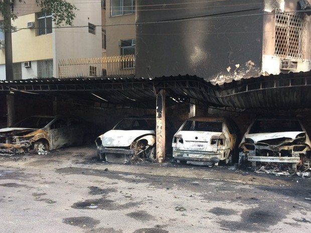 G1 Incêndio em estacionamento de orfanato no Rio destrói 11