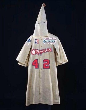 Montagem da internet do associa Clippers com Ku Klux Klan (Foto: Reprodução)
