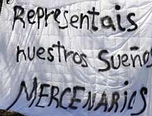 Torcedores do Valencia chamam jogadores de mercenários. (Foto: Reprodução / Twitter)