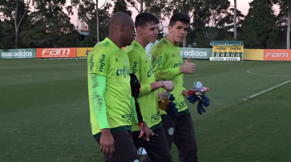  Prass é poupado, e goleiro de 18 anos se destaca em treino do Palmeiras
