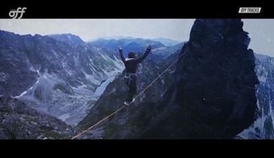Um Highline de muita habilidade nas montanhas da Polônia