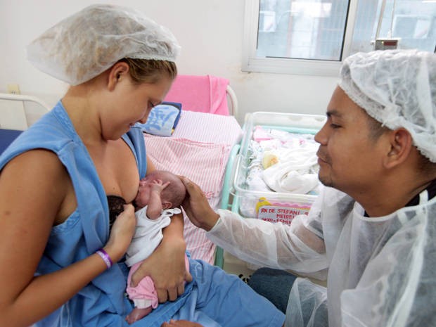 Amamentação faz bem ao bebê e às mães, explicam pediatras. (Foto: Divulgação / Agência Pará)