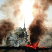 Grupo fecha rodovia após morte de ciclista (VC no ESTV)