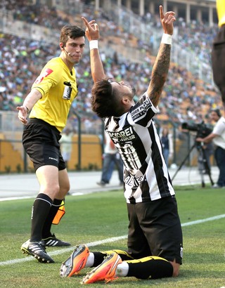 Gabriel comemora gol do Santos contra o Palmeiras (Foto: Getty Images)
