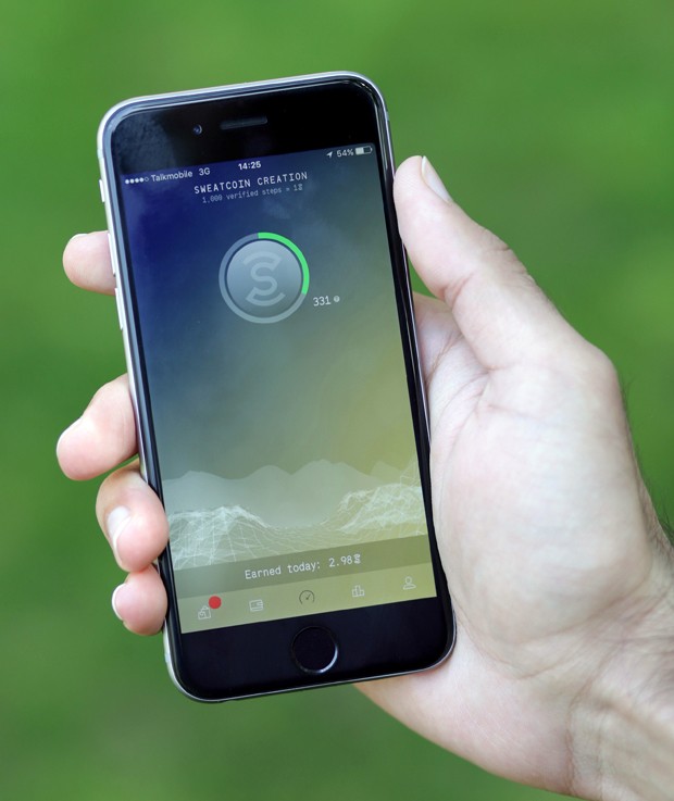 Especialistas afirmam que há duas boas razões para desligar o celular de tempos em tempos (Foto: Paul Hackett/Reuters)
