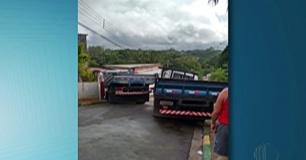 G1 - Caminhão invade garagem de casa em Mogi das Cruzes ... - Globo.com
