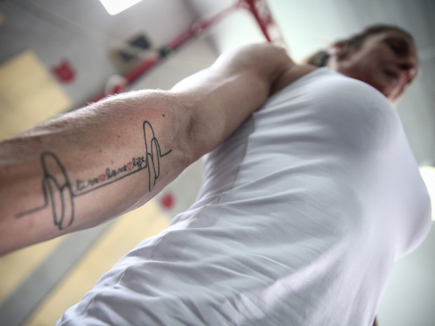 Joyce Rodrigues tem vÃ¡rias tatuagens espalhadas pelo corpo relacionadas ao crossfit (Foto: FÃ¡bio Tito/G1)