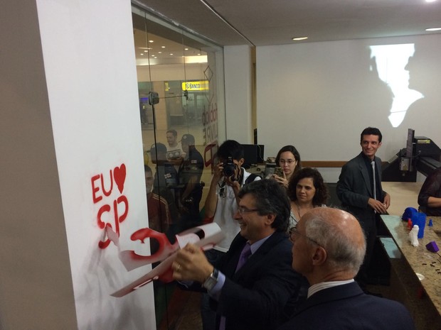 Secretários Simão Pedro e Suplicy em evento nesta terça-feira (8) (Foto: Márcio Pinho/ G1)