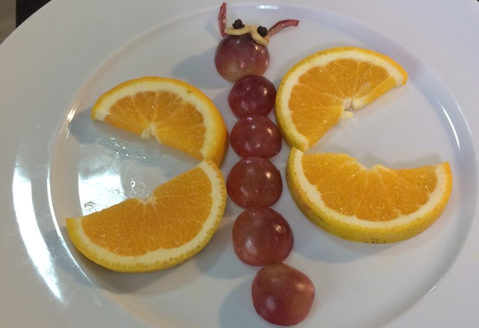 Borboleta de laranjas e uvas também opção de prato atrativo  (Foto: Mistura/RBS TV)