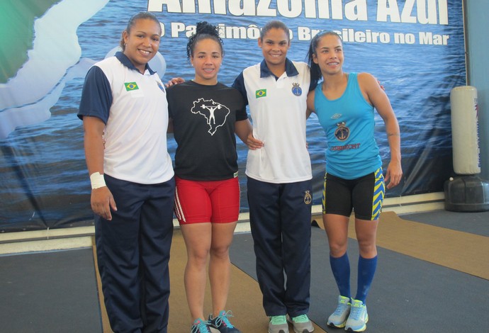 Seleção brasileira feminina de levantamento de peso na seletiva para o Pan de Toronto (Foto: Flávio Dilascio)
