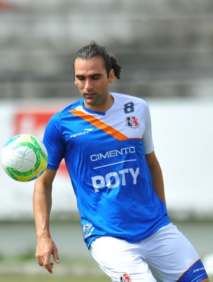 Leo Gamalho Santa cruz (Foto: Aldo Carneiro / Pernambuco Press)