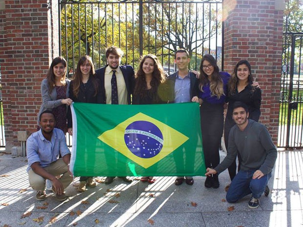 Brasileiros que estudam em Harvard e participam do projeto de mentoria Brasilitas. (Foto: Arquivo pessoal)
