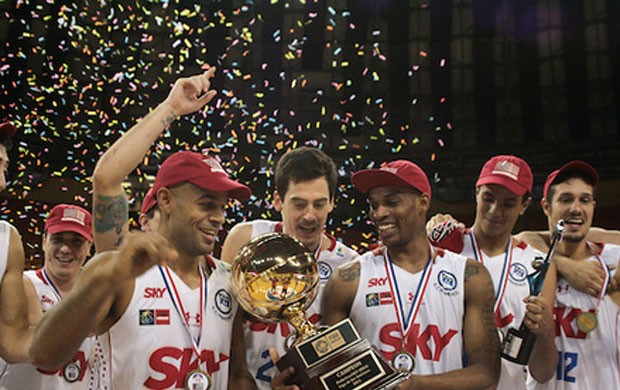 Basquete Liga das Américas -Pinheiros campeão (Foto: Samuel Vélez/FIBA Américas)