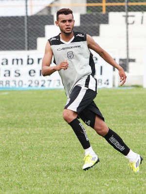 Júnior Barbosa, lateral direito do Treze (Foto: Magnus Menezes / Jornal da Paraíba)