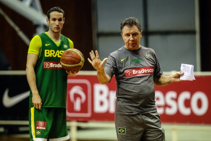 Marcelinho Huertas Ruben Magnano seleção brasileira basquete (Foto: Gaspar Nobrega/Inovafoto)