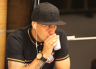 Ralf fica fora de treino do Corinthians, e goleiros fazem exercício 