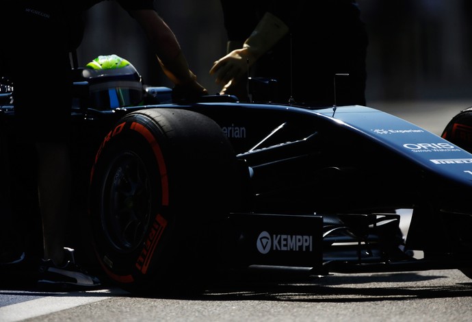 Nova Williams de Felipe Massa enfrentou problemas no sistema de combustível (Foto: Getty Images)
