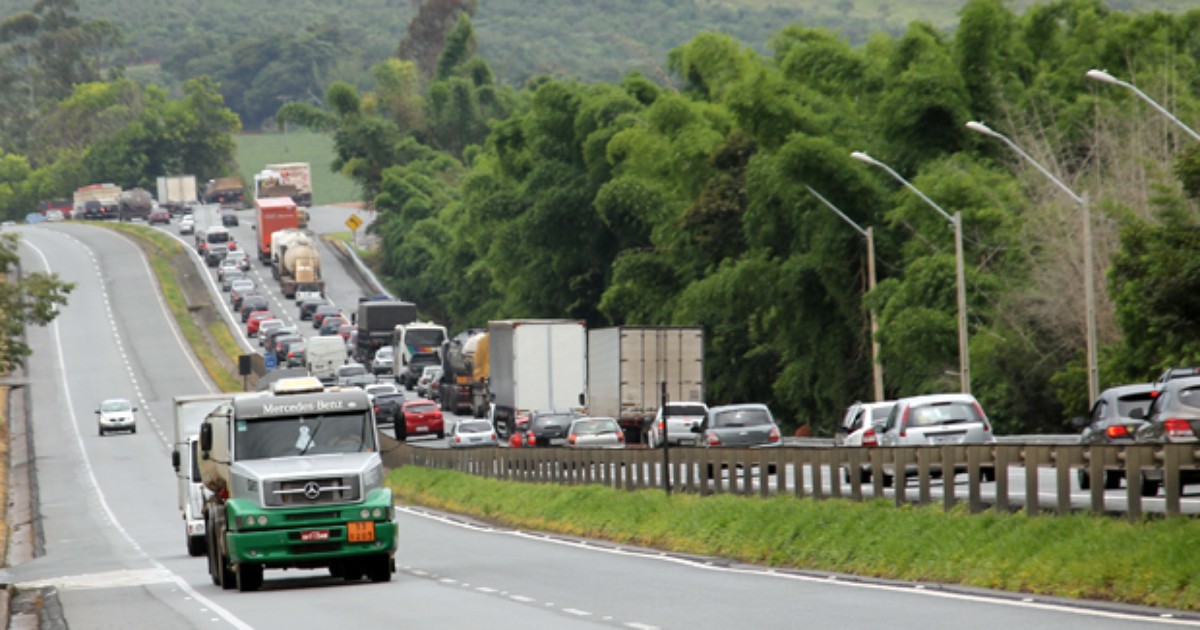 Saída para o Réveillon deve ser de congestionamento na Fernão Dias - Globo.com