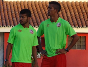 Douglas e Rogerinho Náutico (Foto: Daniel Gomes)