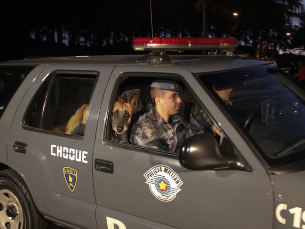 Tropa de Choque chegou a Itirapina por volta das 6h30 desta segunda (Foto: Maurício Duch) Tropa de Choque chegou a Itirapina por volta das 6h30 desta segunda (Foto: Maurício Duch)