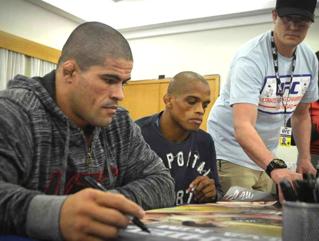 Rousimar Toquinho e Alan Nuguete UFC  (Foto: Reprodução / Facebook)