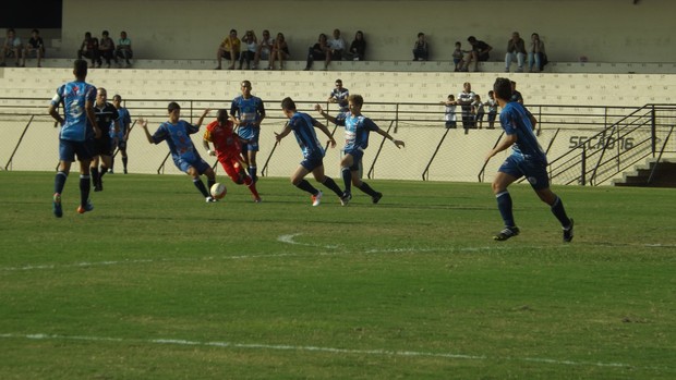 Dérbi no Paulista sub-20 é manchado por briga entre torcida de São Bento e Atlético Sorocaba (Foto: Natália de Oliveira)