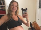 Aos quatro meses, Luana Piovani exibe barrigão da gravidez de gêmeos