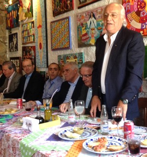 Pescarmona vê gestão desastrosa, e Belluzo cita lições com Nobre