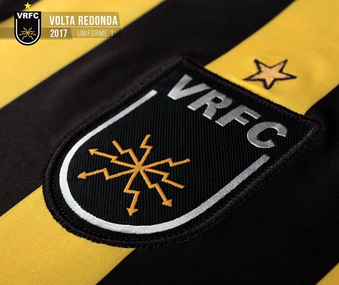 Detalhe da estrela acima do escudo, referente ao título da Série D (Foto: Divulgação/Icone Sports)
