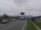 Caminhoneiros protestam e voltam a fechar trecho da BR-277, no Paraná