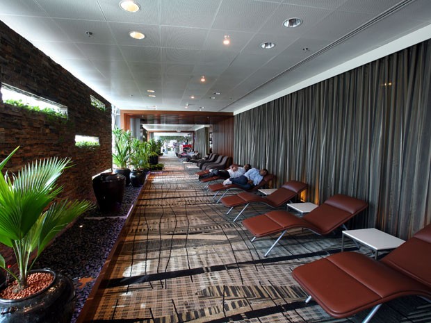 Área de relaxamento do Aeroporto de Changi, na Cingapura, eleito o melhor do mundo em 2013 (Foto: Divulgação/Changi Airport Group)