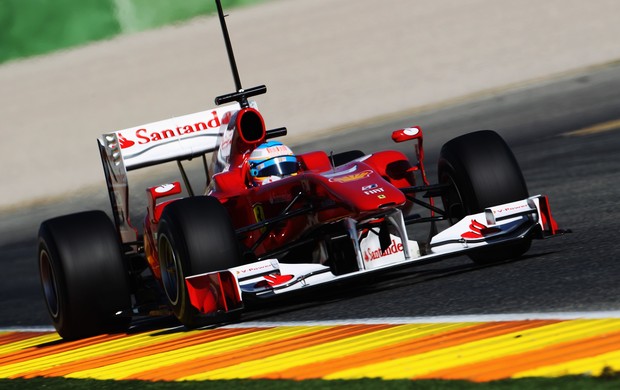 Fernando Alonso terminou em 2º guiando o F10, em sua estreia na Ferrari (Foto: Getty Images)