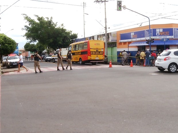 G1 Idosa Morre Ao Ser Atropelada Por ônibus Escolar Em Uberaba Notícias Em Triângulo Mineiro 5175