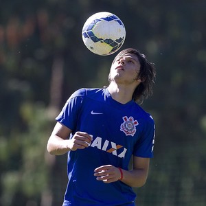 Dupla se destaca no time reserva e ganha espaço por vaga no Corinthians