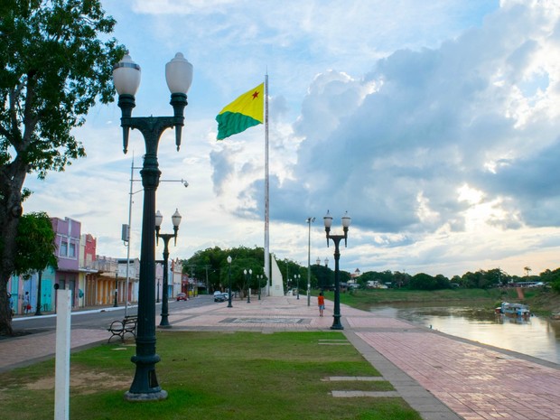 Calçadão da Gameleira à margem do Rio Acre foi primeira rua da capital acreana Rio Branco (Foto: Arthur Santos/Arquivo pessoal)