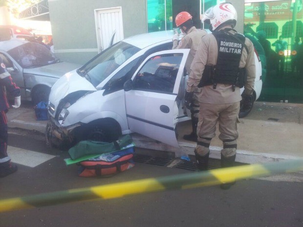 G Acidente Em Cruzamento De Avenidas Deixa Dois Feridos Em Campo Grande Not Cias Em Mato