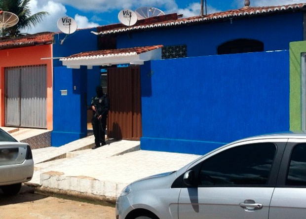 Policiais prenderam o suspeito em casa, na cidade de Goianinha (Foto: Igor Jácome/G1)