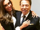 Haja coração! Nicole Bahls posa com Silvio Santos de 84 anos