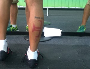 tatuagem Fabio Bordignon atletismo (Foto: Ivo Felipe / CPB)