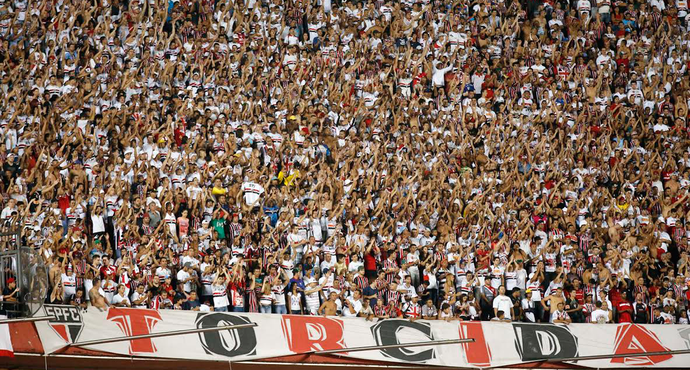 torcida, São Paulo x CSA (Foto: Marcos Ribolli)